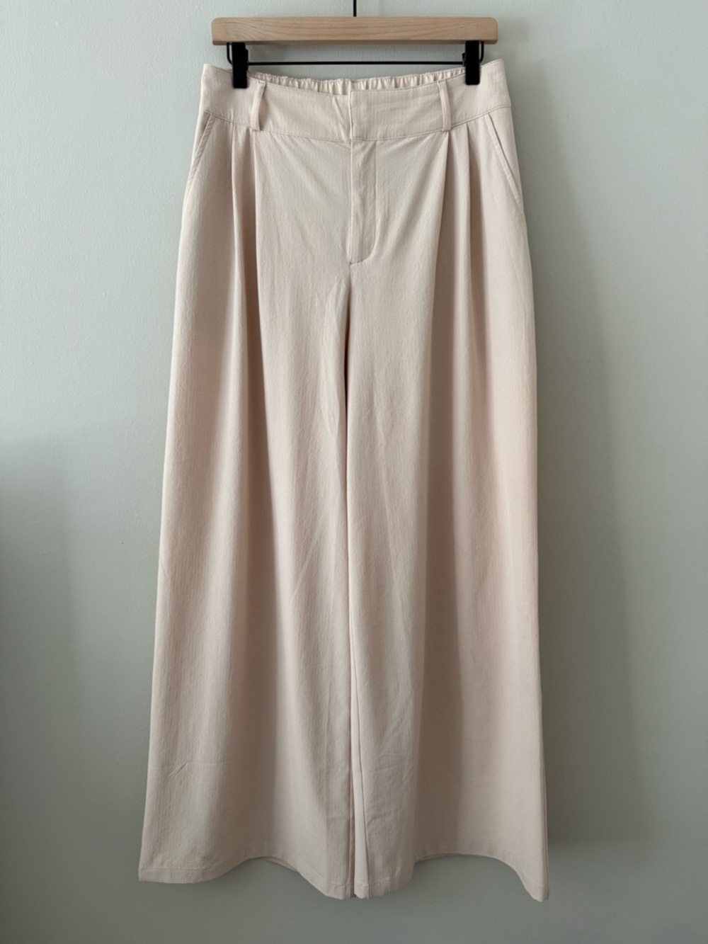 Alo - High-Waist Dreamscape Trouser - Macadamia - Picture 3 of 12